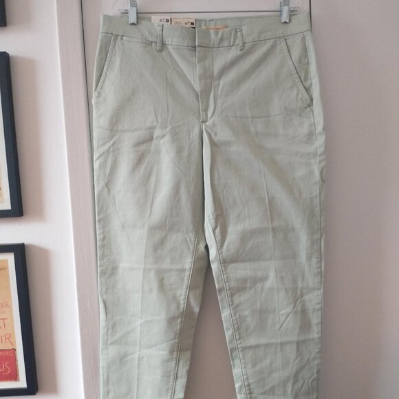 Levi's Women's Essential Chino Ankle Pants Mid Rise in Sea Foam Green NWT - Picture 3 of 13